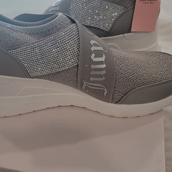 Juicy Couture Womens EVIEE Fabric Low & Mid Tops Pull On Sz. 9 Wedge Sneaker NWT - Picture 9 of 10